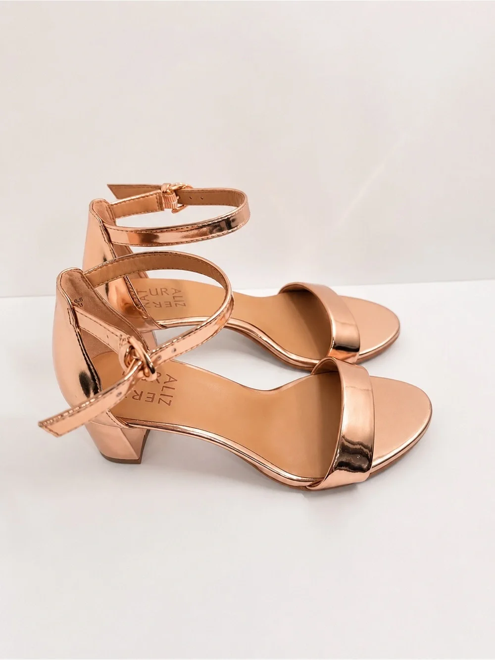 Naturalizer Vera Rose Gold Metallic Block Heel Sandals Women’s 6.5M NIB